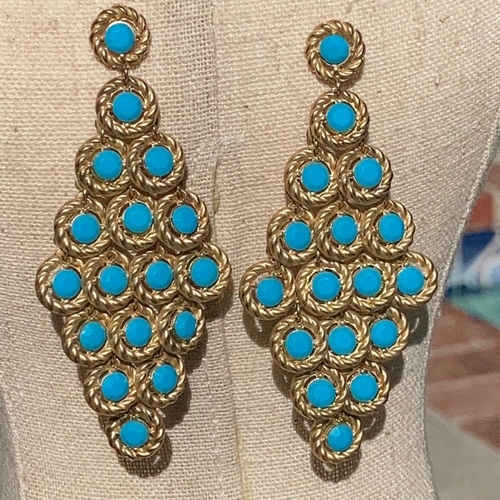 Dangling precious Stone Earrings